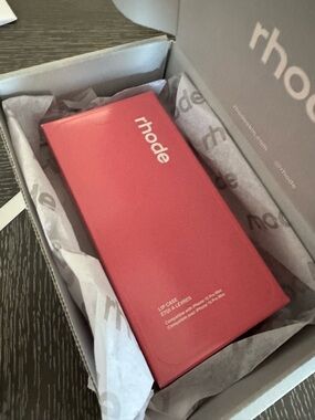 Rhode Lip Case in sweet pea 
Limited edition for phone 15 pro max